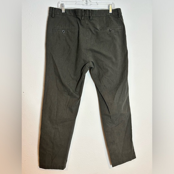 Dockers Men's Chinos - Gray with Stripes Size 36 - Picture 3 of 6